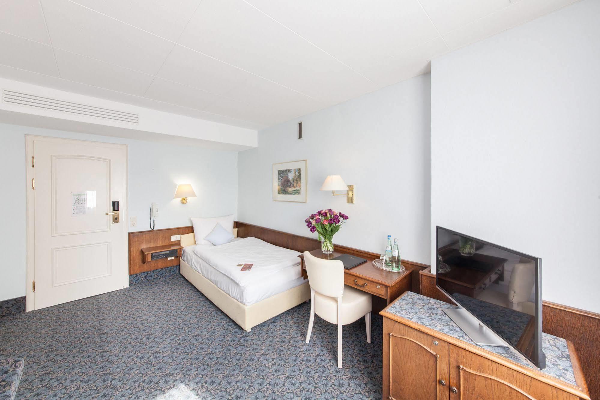 Hotel Post Ашаффенбург Экстерьер фото